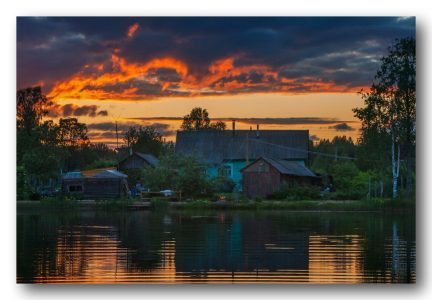 Бродит вечер