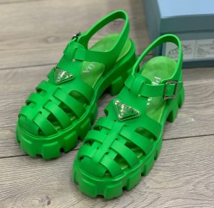 Зелёные сандалии