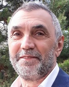 Остался солнца поцелуй на грудках сереньких синиц